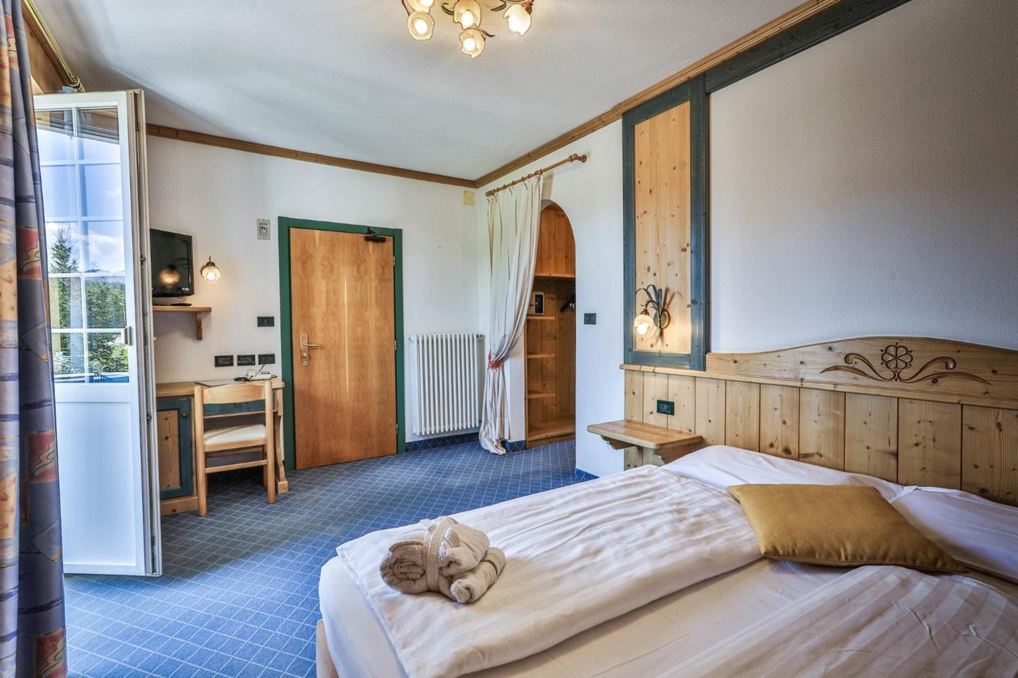 Mytime Hotels Savoy Vigo di Fassa Phòng bức ảnh
