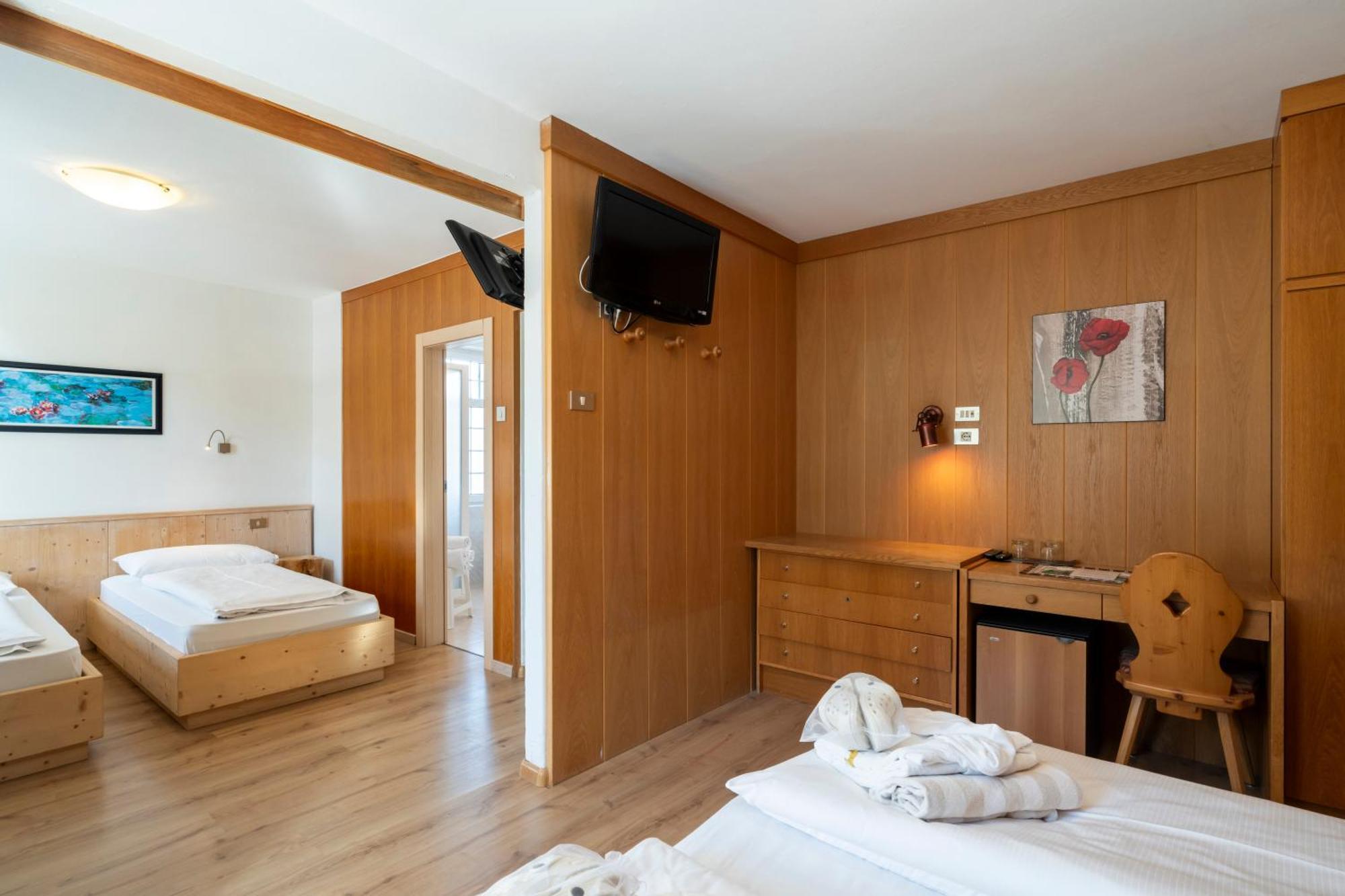 Mytime Hotels Savoy Vigo di Fassa Ngoại thất bức ảnh