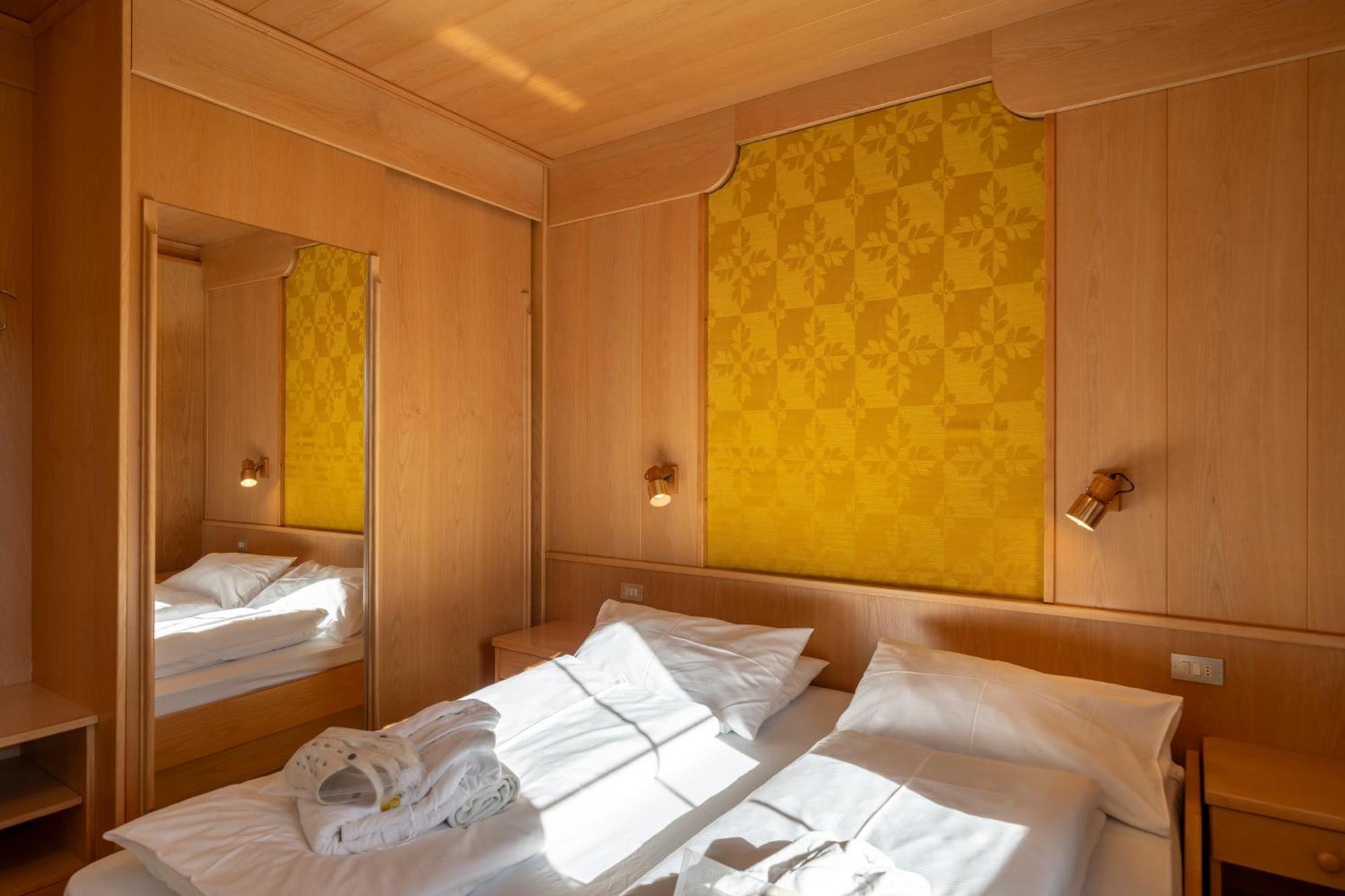 Mytime Hotels Savoy Vigo di Fassa Ngoại thất bức ảnh