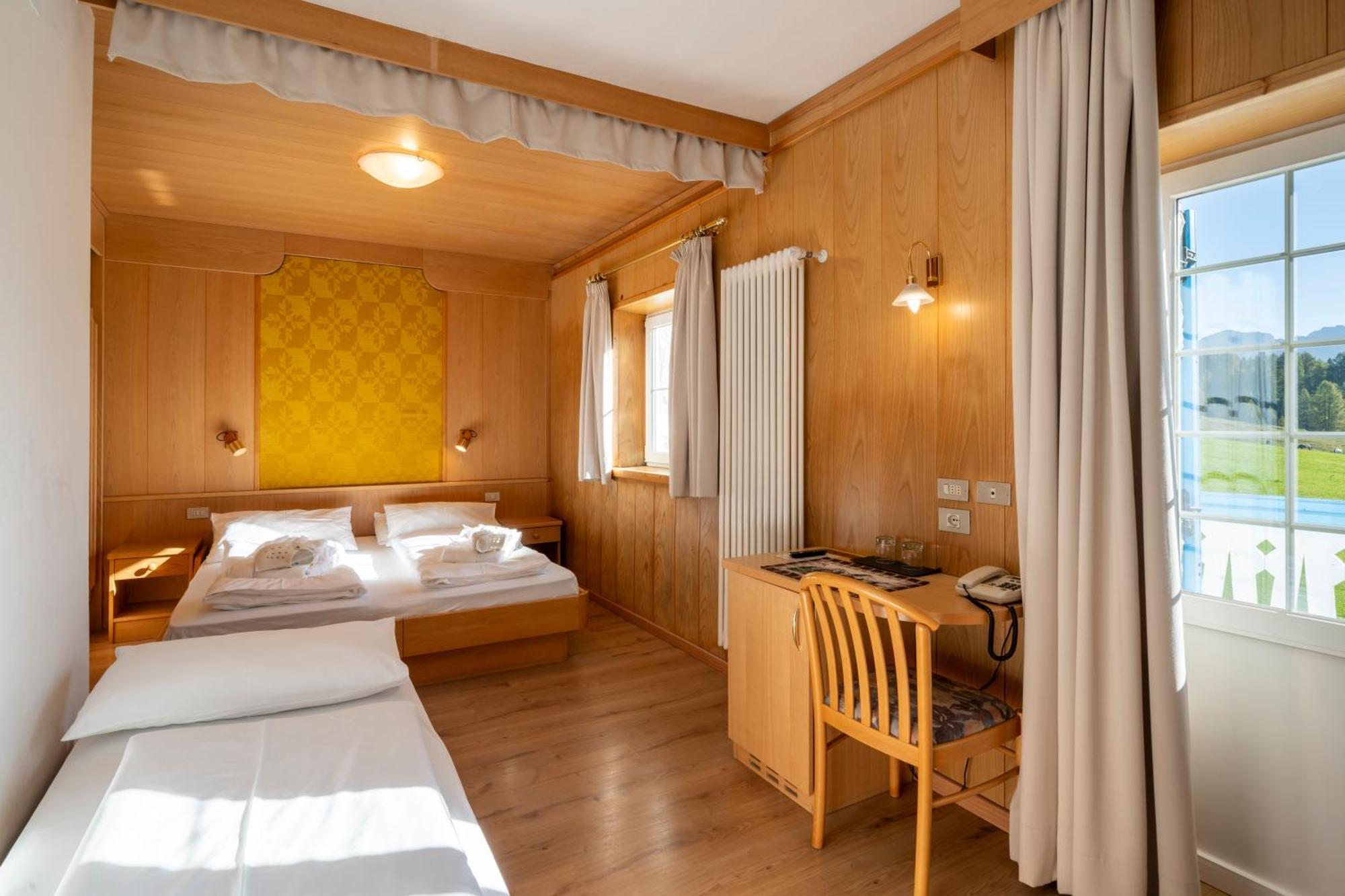 Mytime Hotels Savoy Vigo di Fassa Ngoại thất bức ảnh