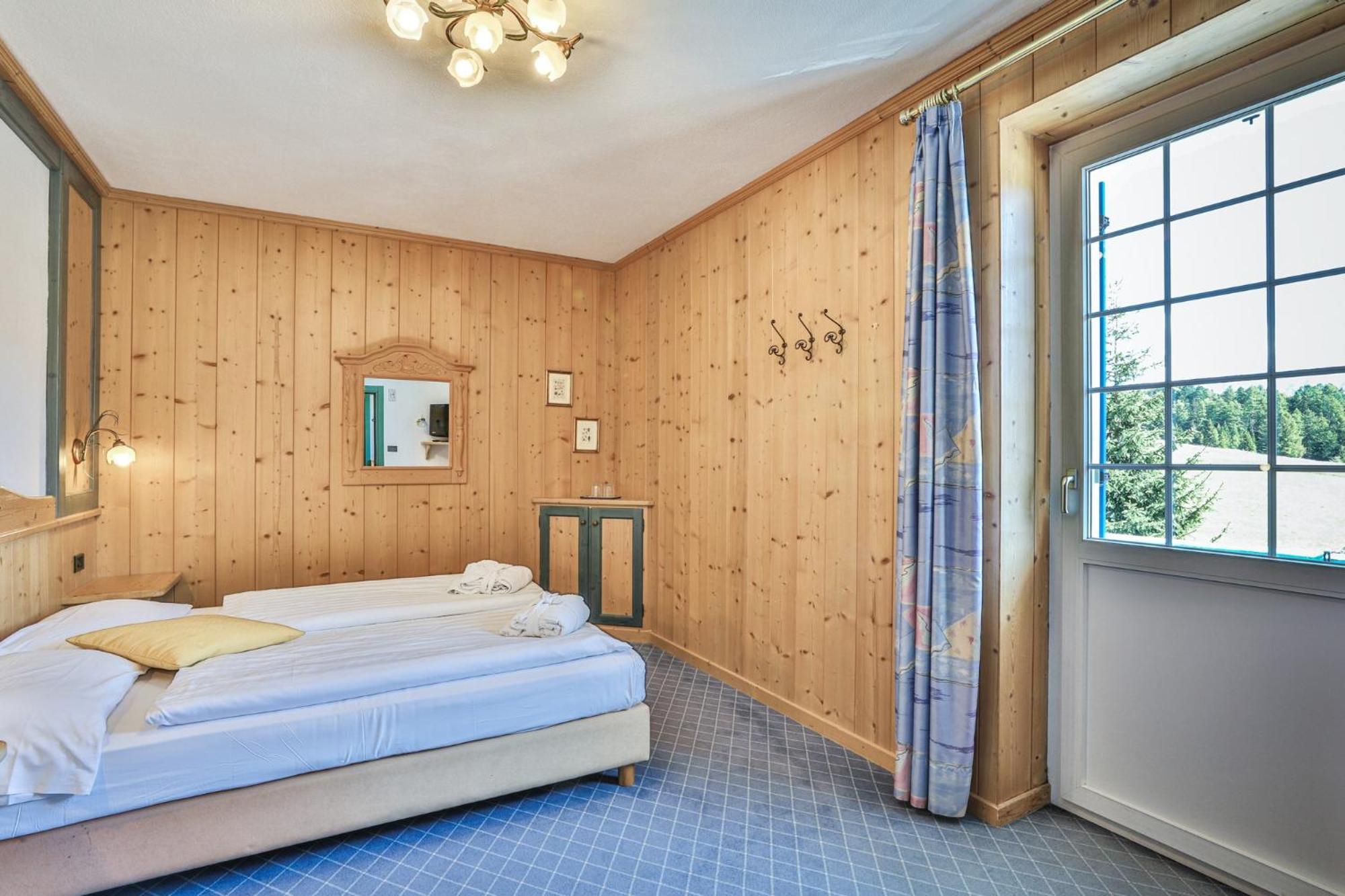 Mytime Hotels Savoy Vigo di Fassa Phòng bức ảnh